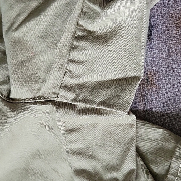 Cato khaki shorts with double button waist and 4.5" inseam - Picture 8 of 11
